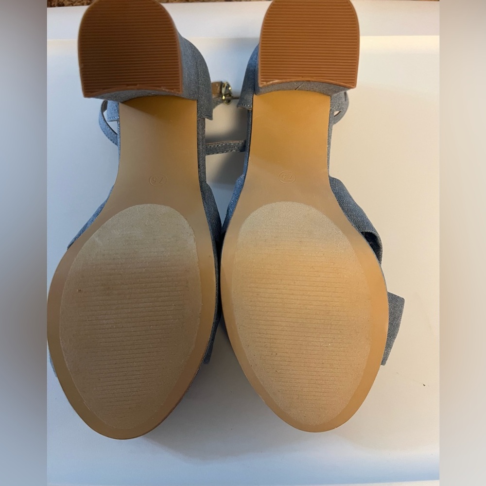 LOFT Chambray Bow Platform Heels - Picture 4 of 10